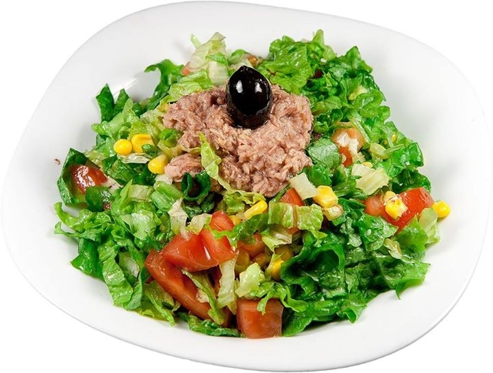 Green salad with tuna