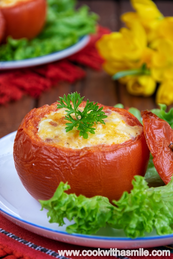 Tomato with eggs and cheese